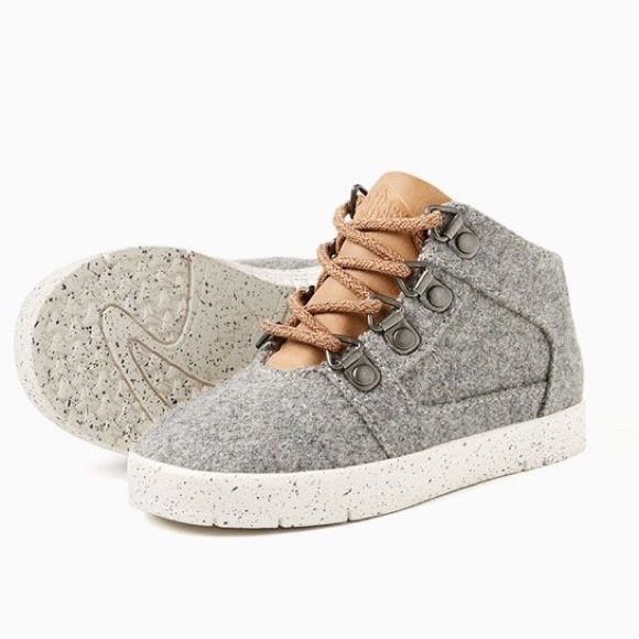 Zara Other - Zara baby fabric high top sneakers - size 3.5 US